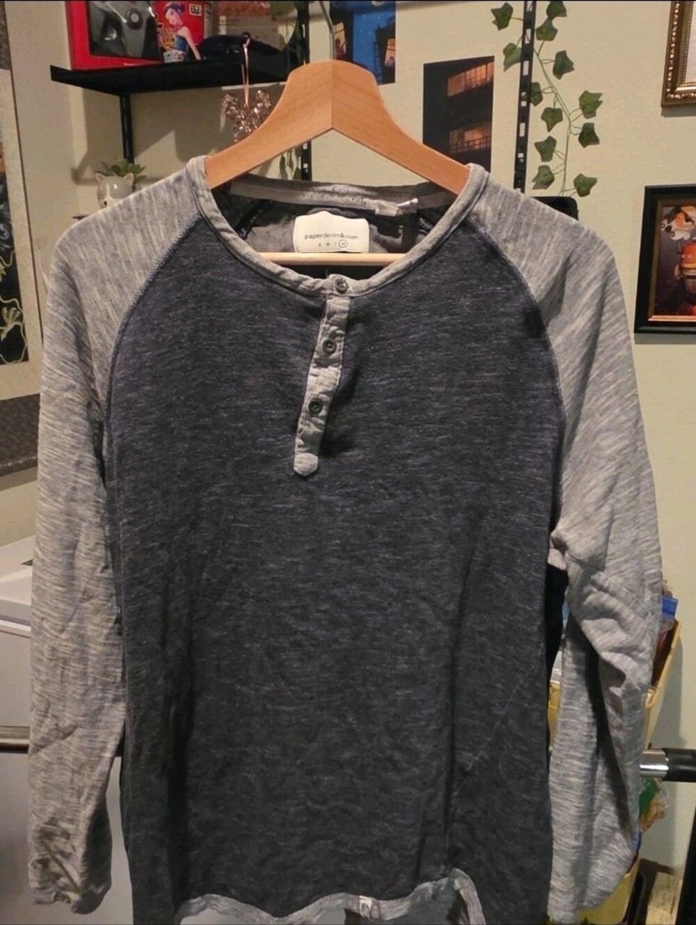 paperdenim&cloth Men's XL Gray Colorblock Long Sleeve Henley Button Knit Tee